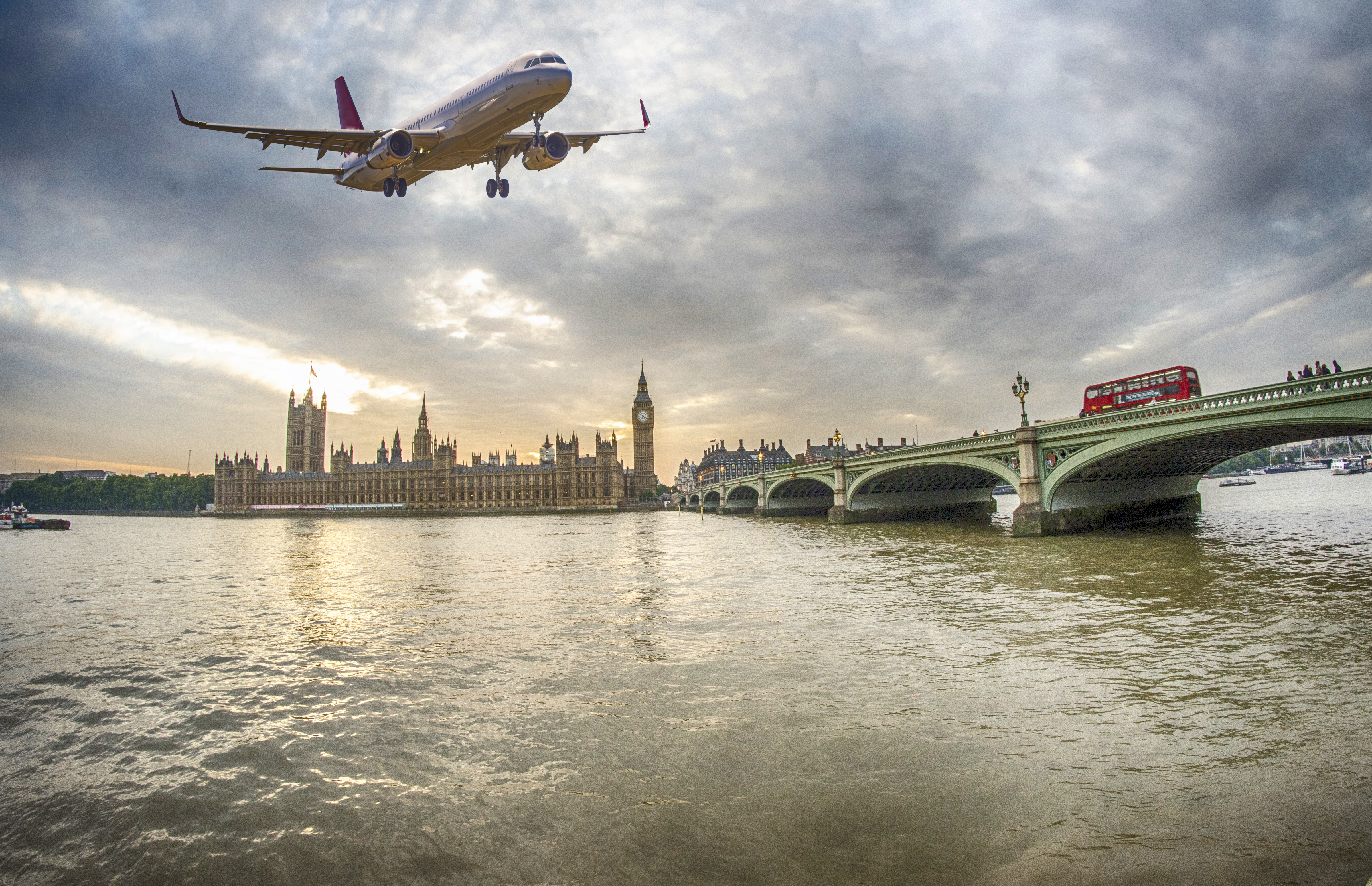 GMB London will today show solidarity with all aviation industry workers as London’s aviation campaign steps up