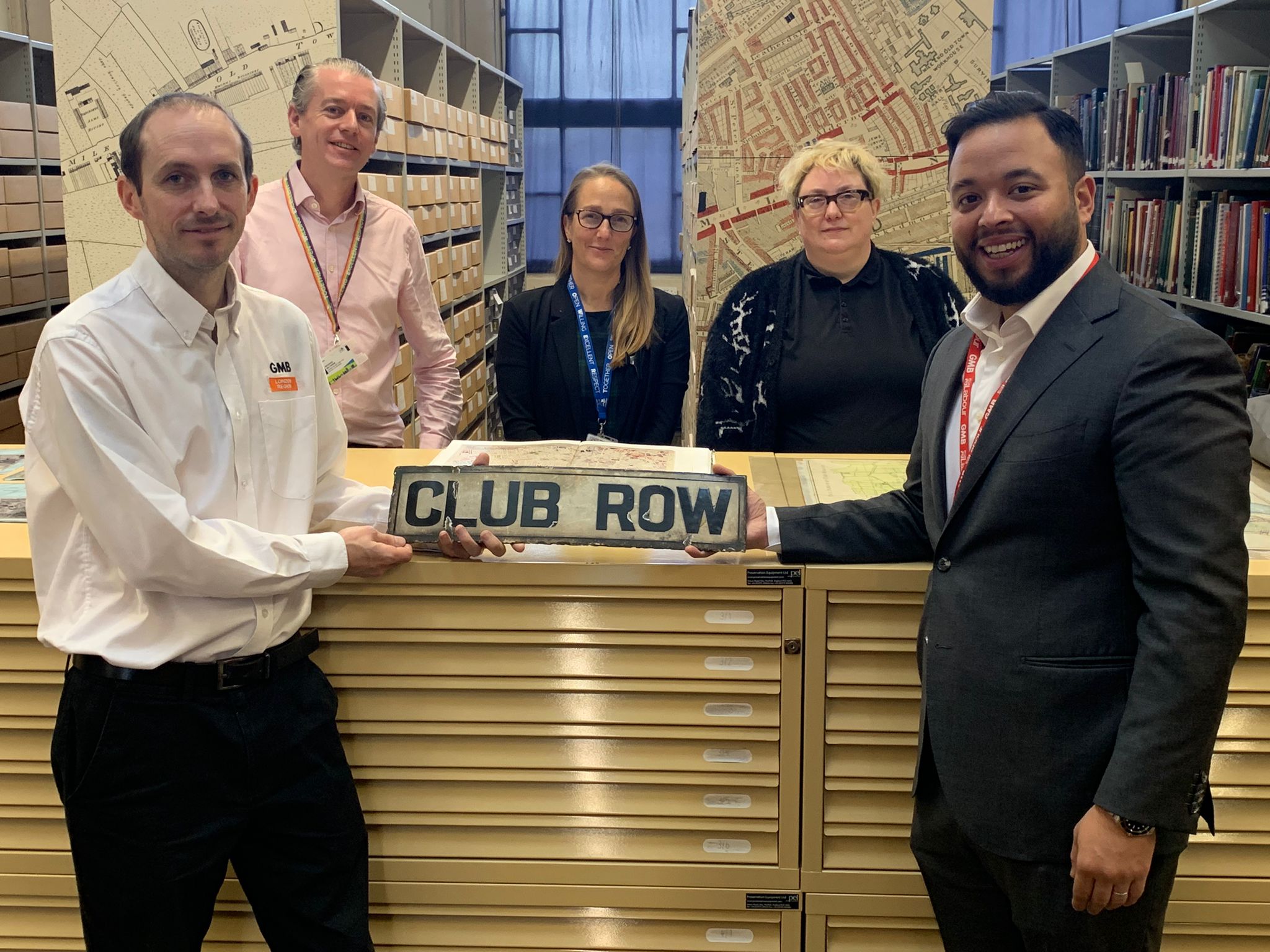Road sign relic returned to Tower Hamlets