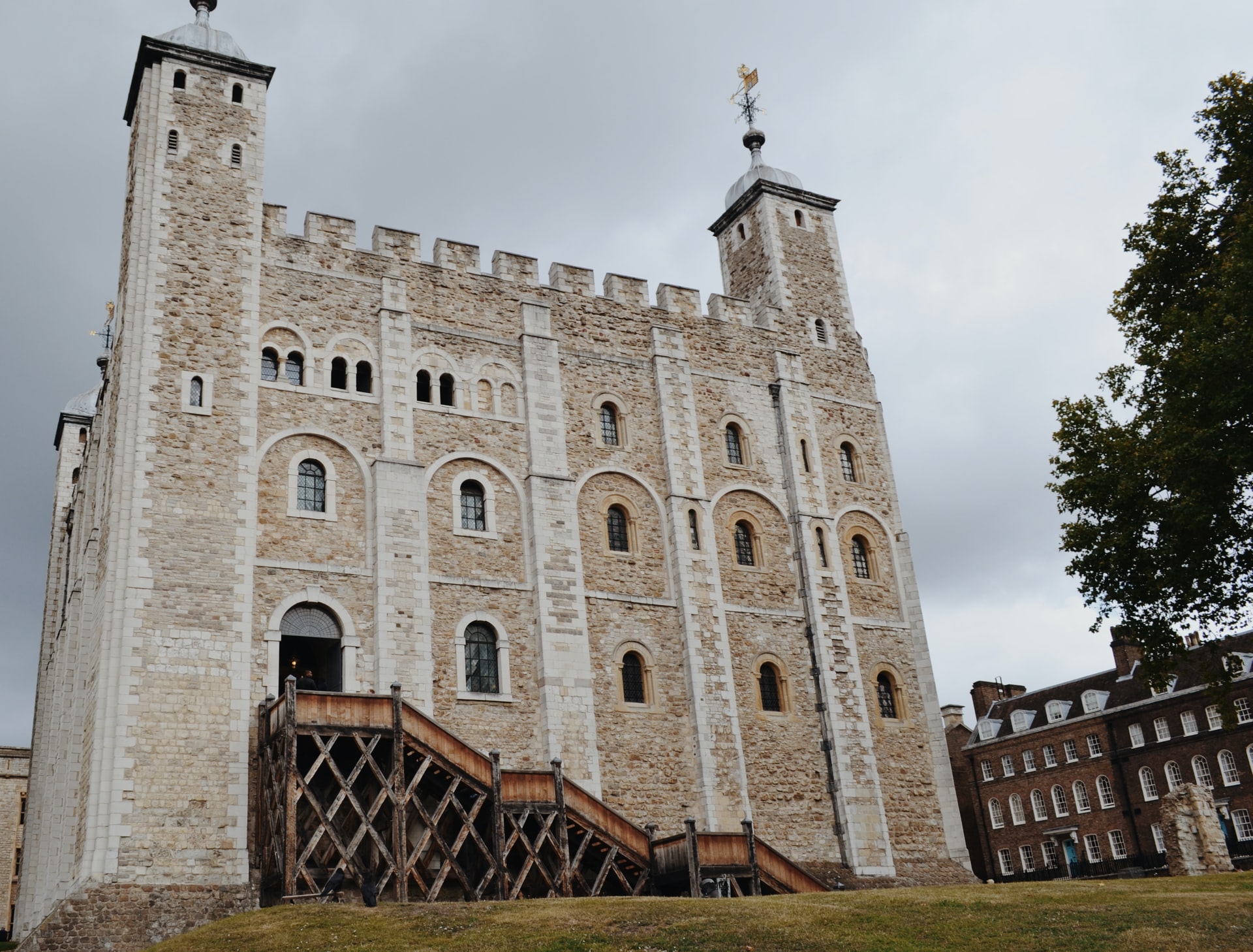 Beefeaters amongst workers facing redundancy as HRP swings the axe