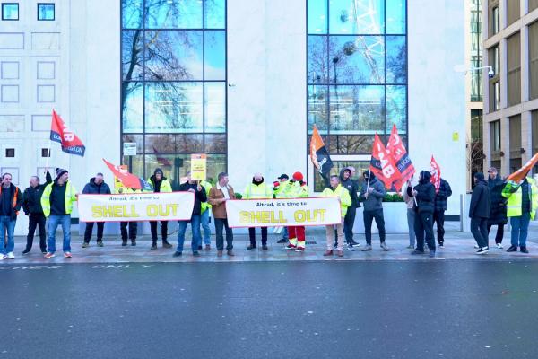 Bacton Gas Terminal workers stage pay parity protest at Shell HQ